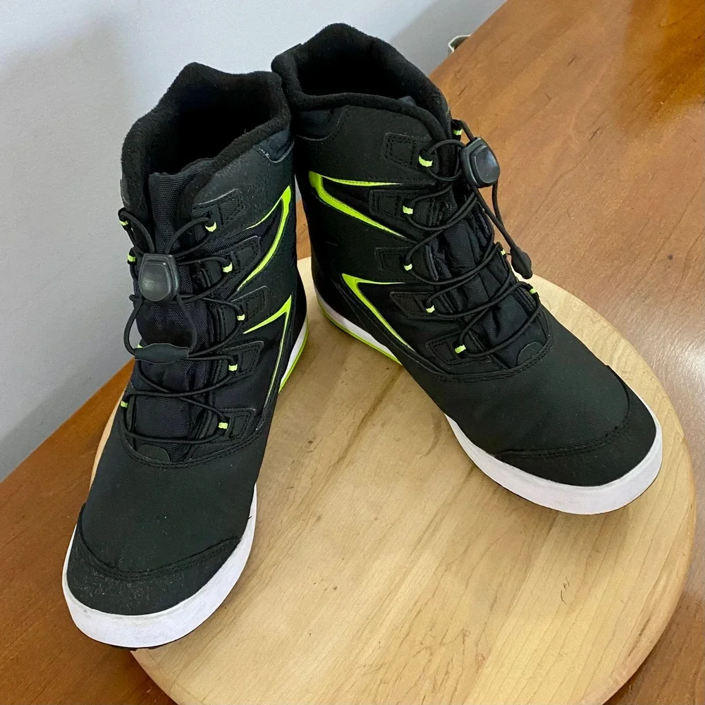 Merrell Snow Bank 3.0 Waterproof Boots Kids Youth Size US 7 Black Neon Green